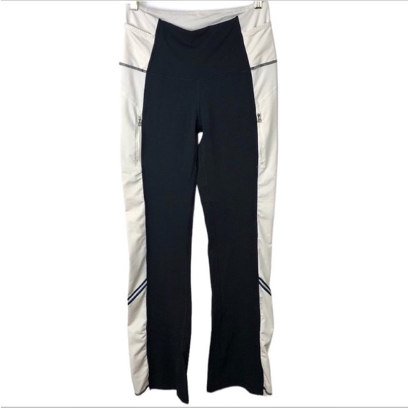 Lululemon:Run Ice Queen Pants
Flare Cut - Picture 2 of 15